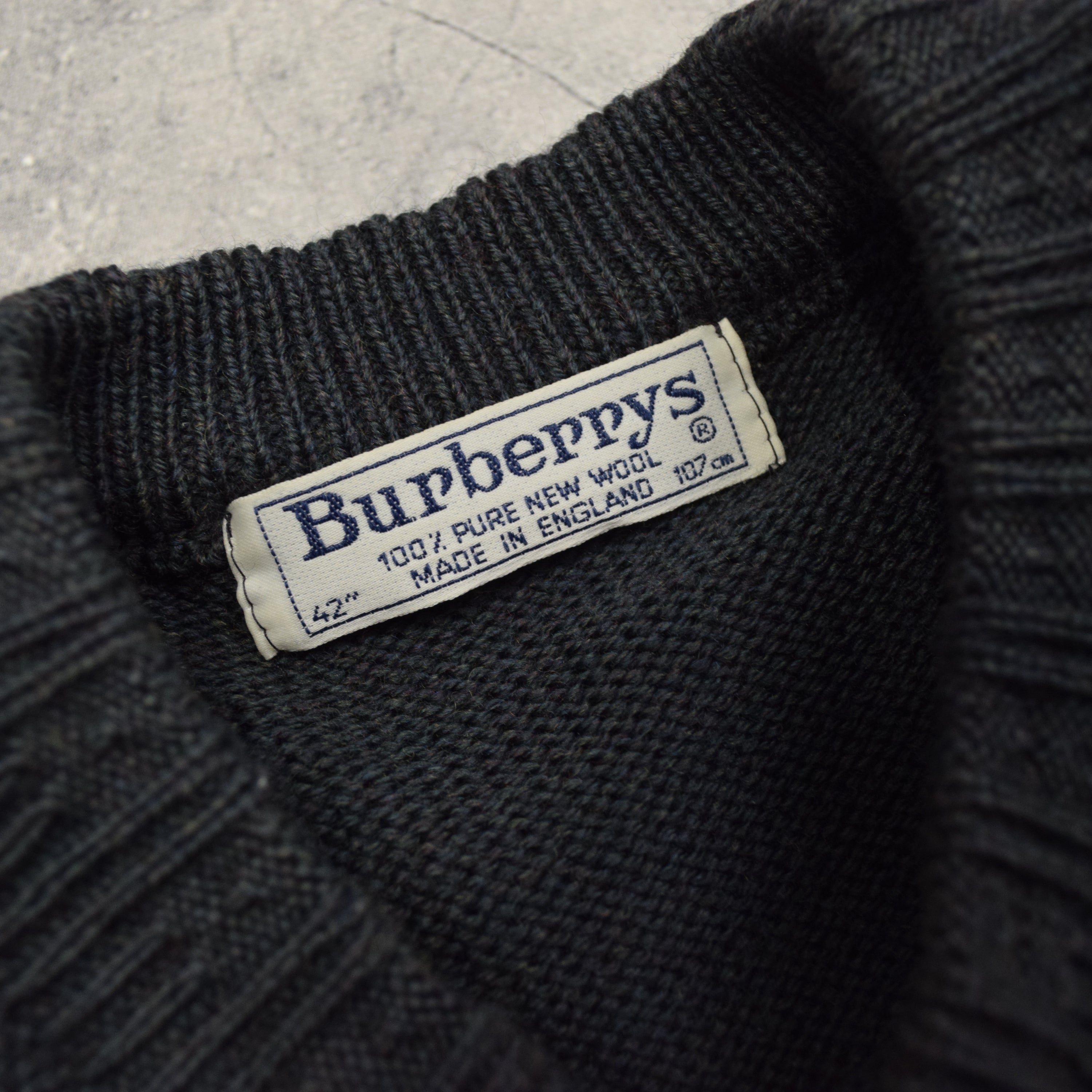 90s Burberrys Embroidered Knit