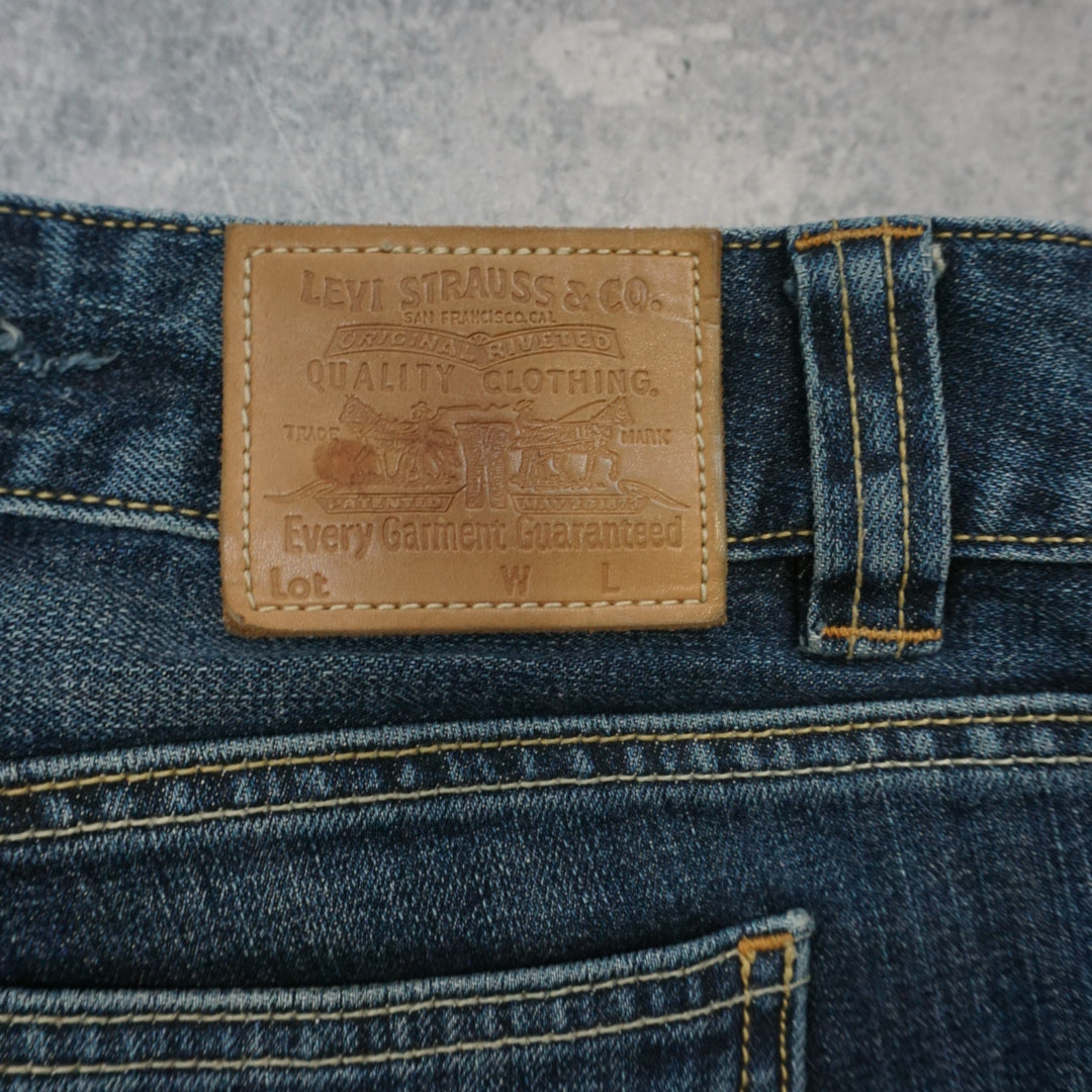 2000s Levis Distressed Jeans