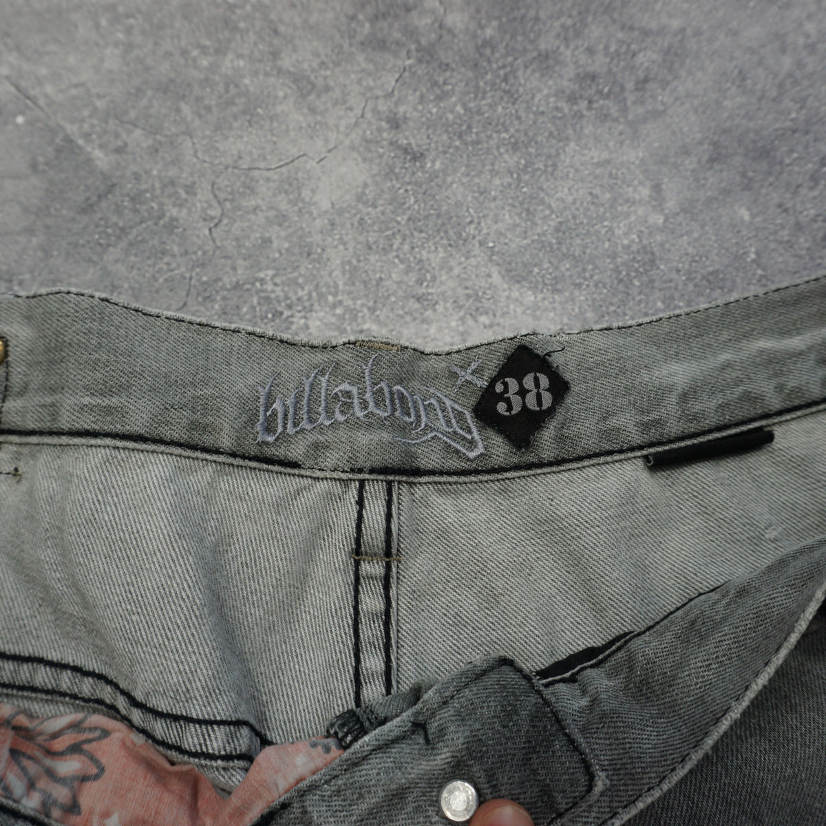 2000s Billabong Embroidered Distressed Shorts