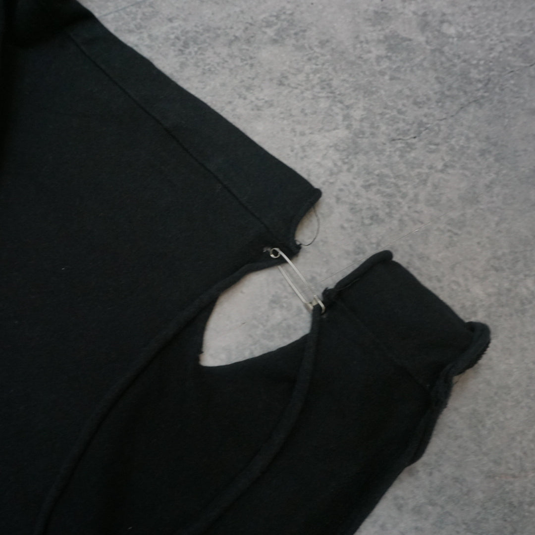 2000s Algonquins Hellbroth Graphic Crop Distressed T-Shirt