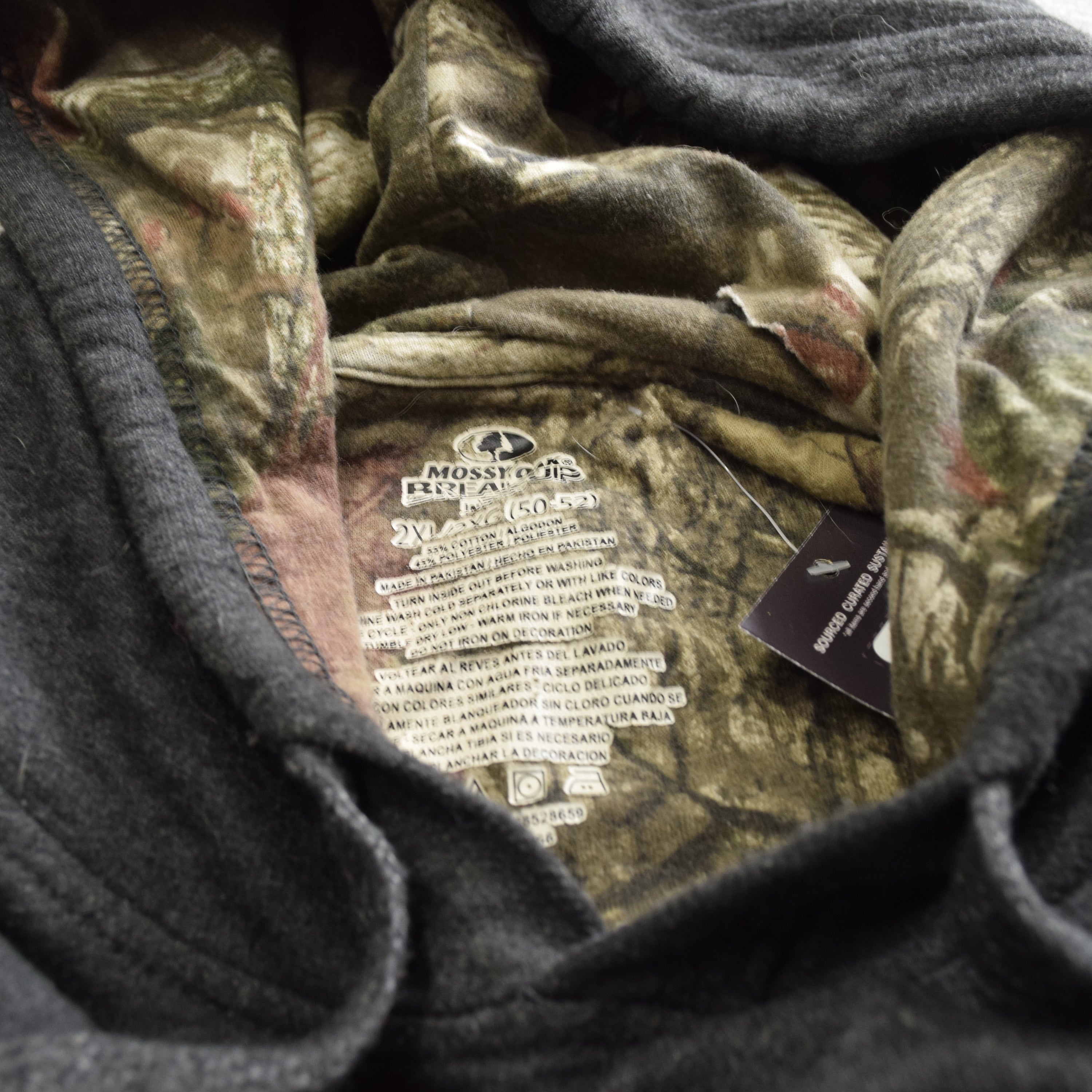 2000s Mossy Oak Camo Real Tre Lined Graphic Hoodie