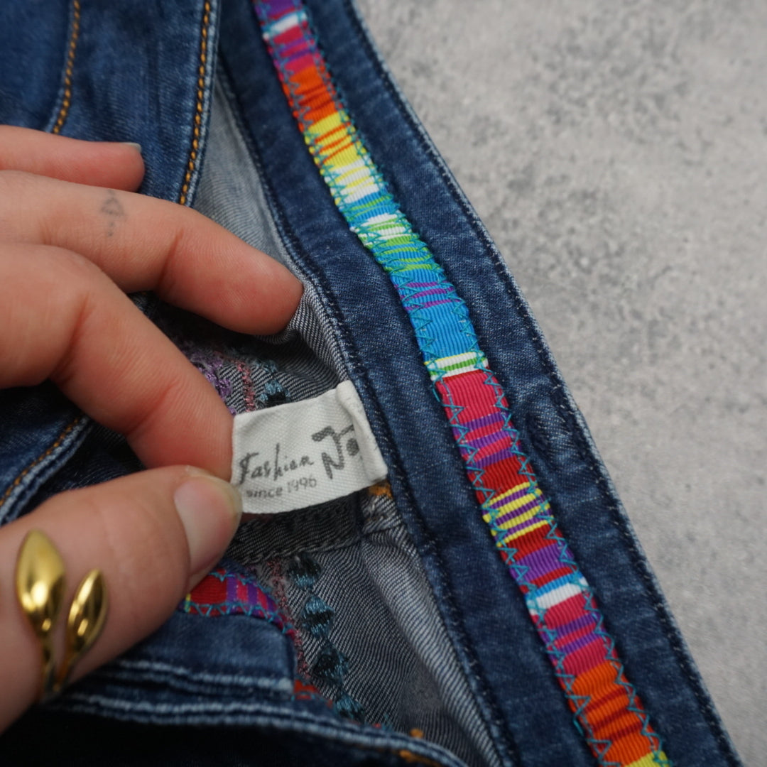 2000s Fashion No Flare Jeans