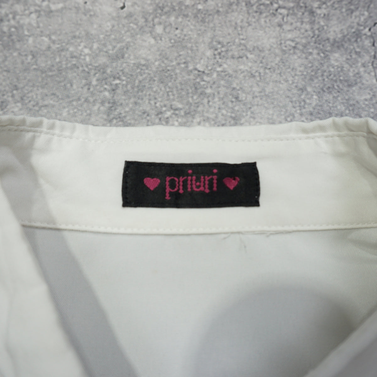 Priuri Button Up