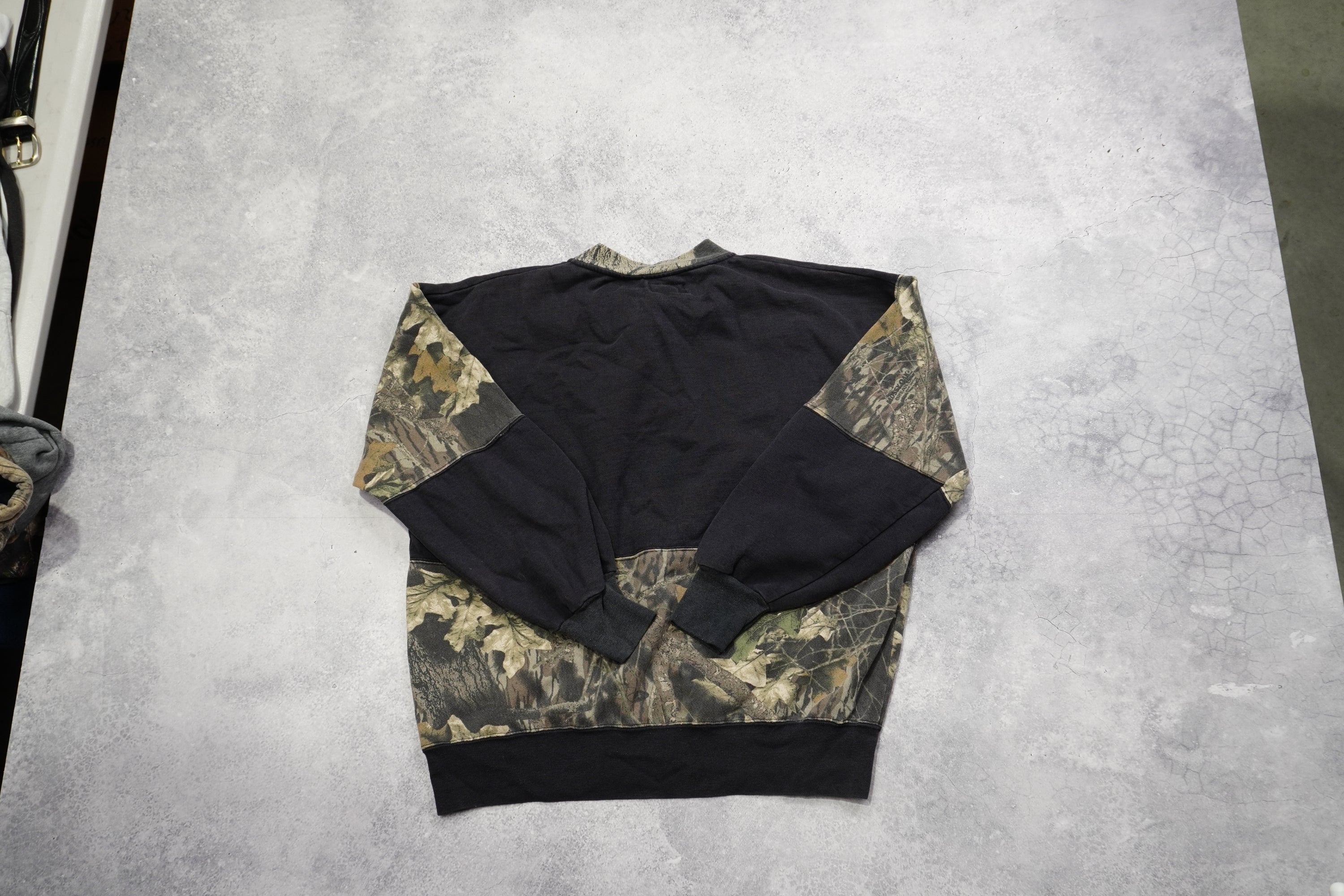 2000s Laurel Mountain Camo Graphic Real Tree Crewneck