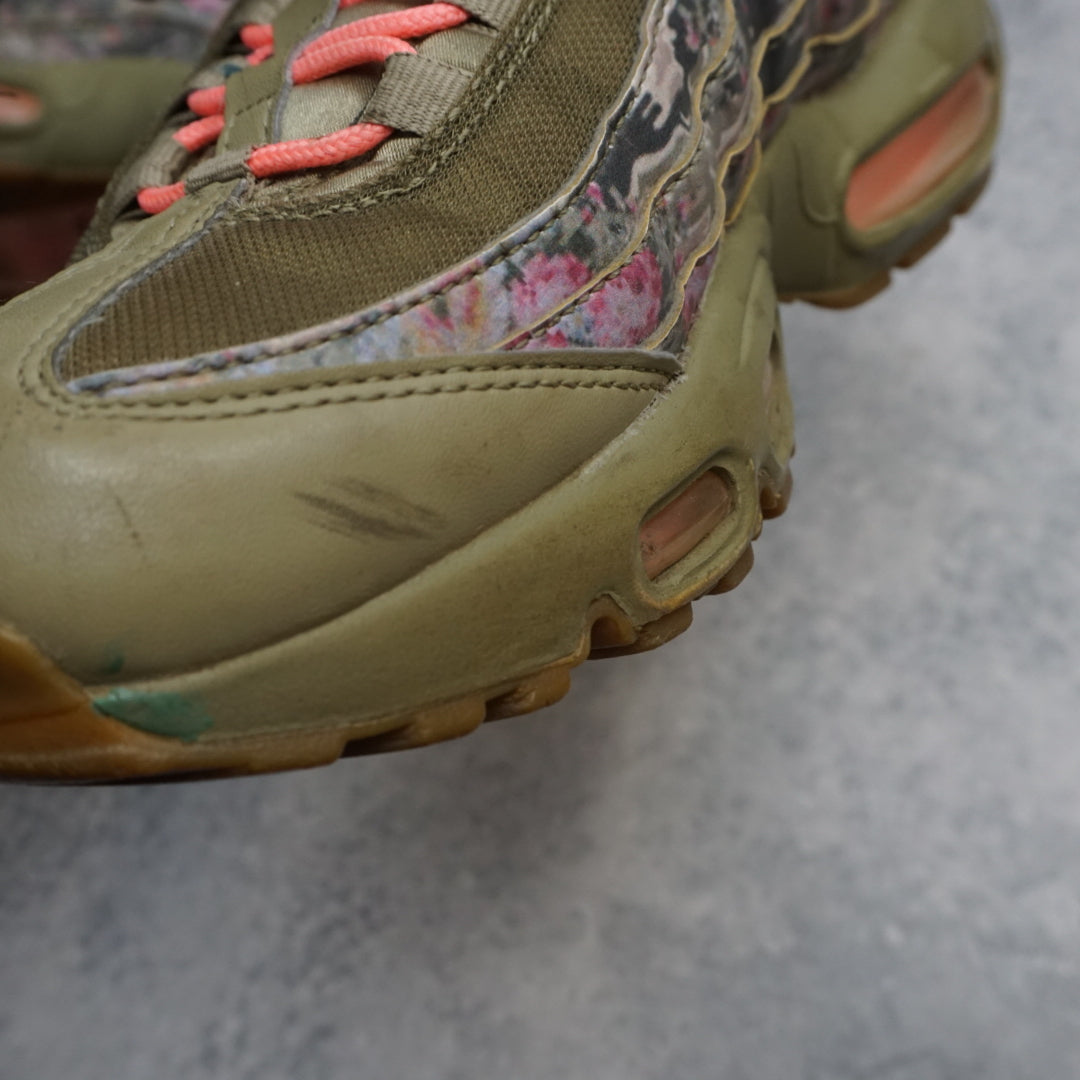 Nike Air Max Sneakers