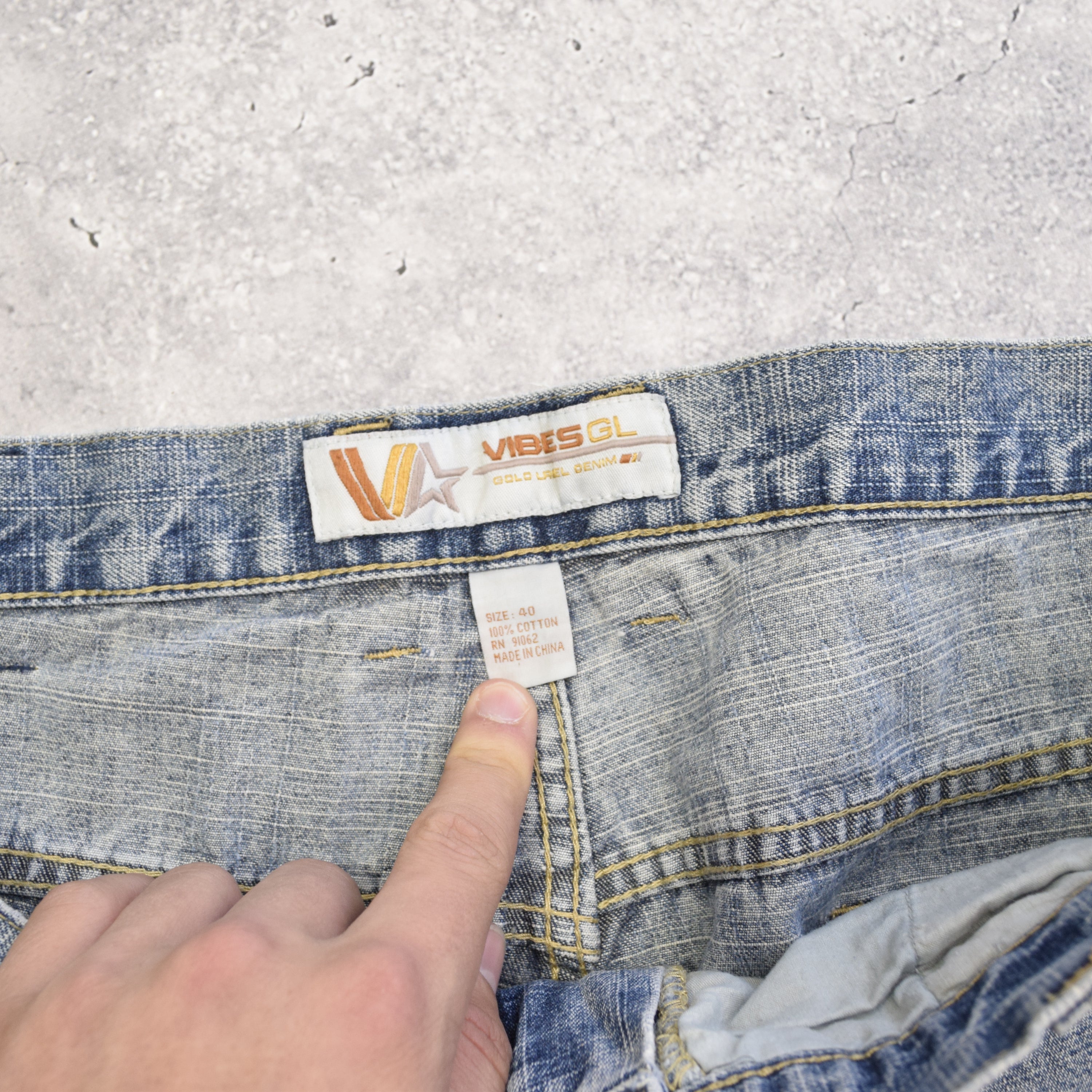 2000s Vibes GL Carpenter Jorts