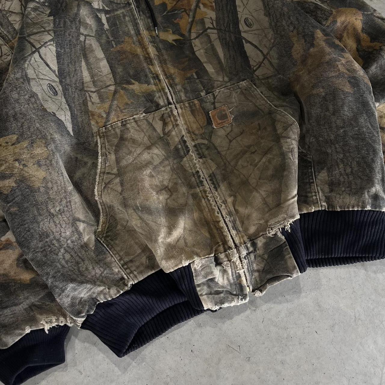 2000s Carhartt Camo Jacket