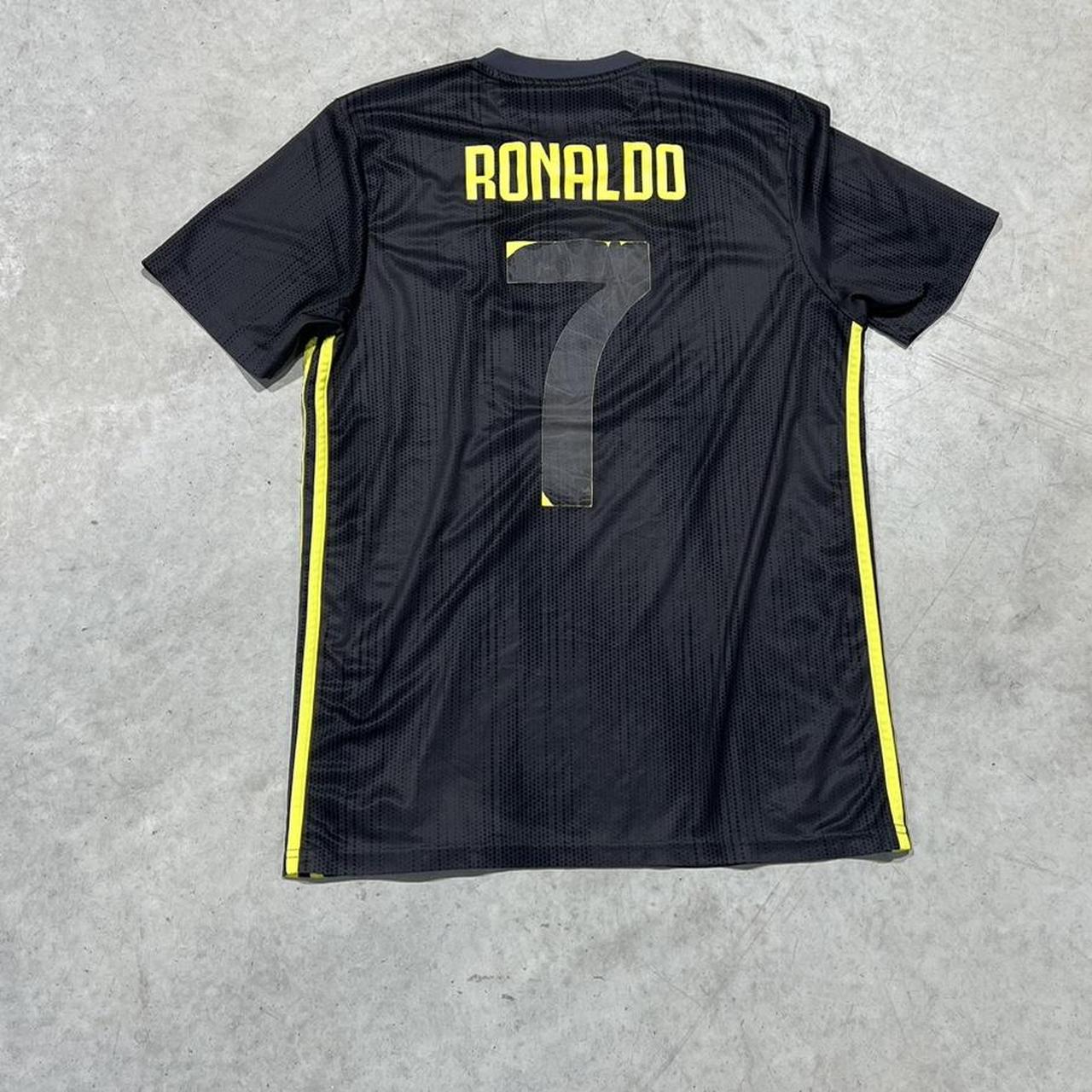 2000s Adidas Juventus Ronaldo Retro Jersey Tee