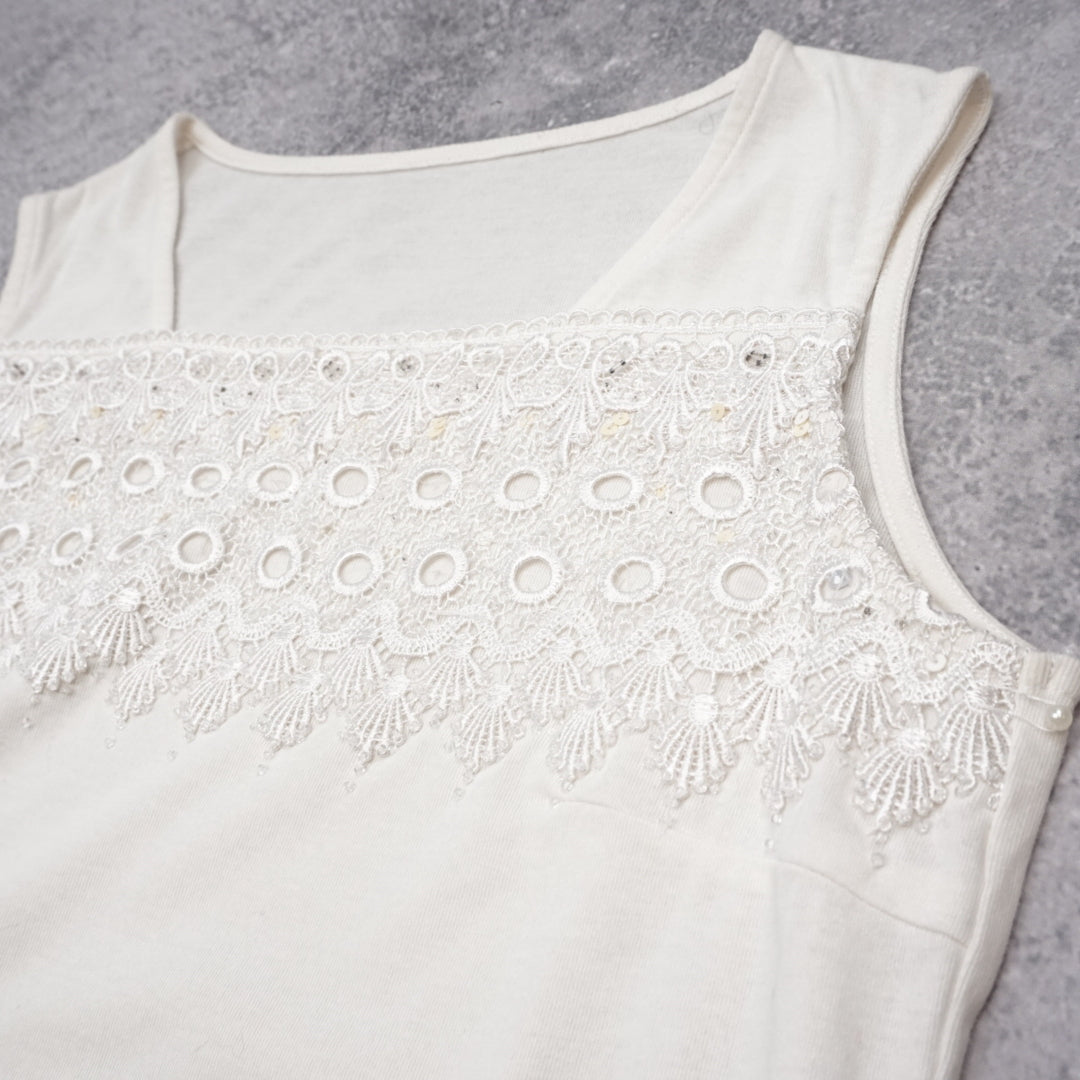 Ubranded Embroidered Detail Cami